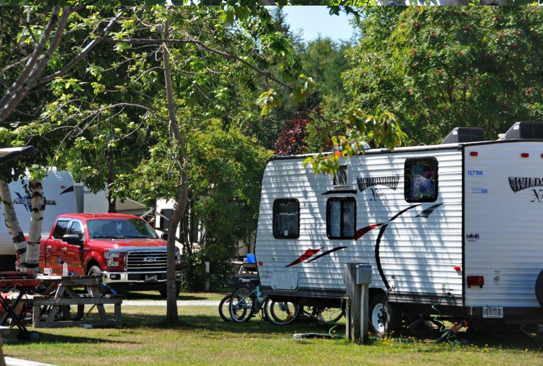 Camping Annie offre des emplacements de camping 2 services